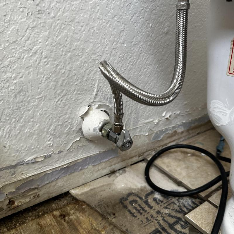 Angle stop valve with braided line installation