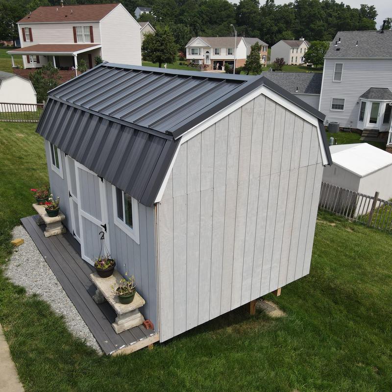 Standing seam Steel Country metal roof on shed