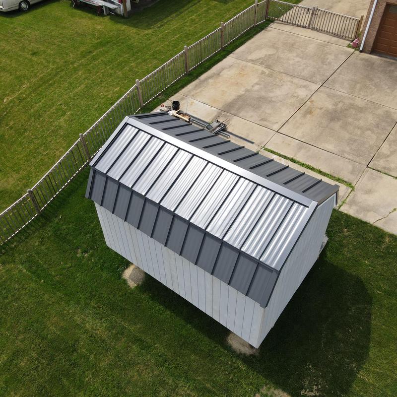 Standing seam Steel Country metal roof on shed