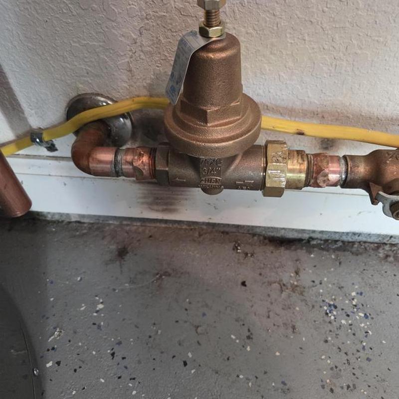 Pressure regulator valve with copper piping installation