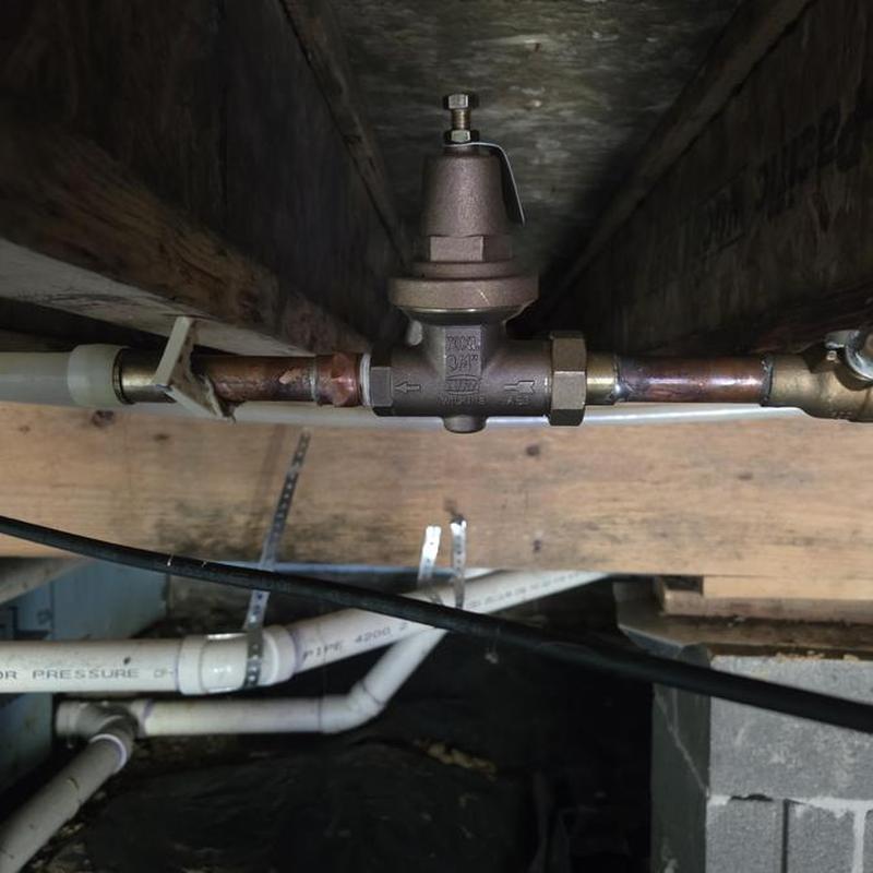 Pressure regulator valve with copper piping installation