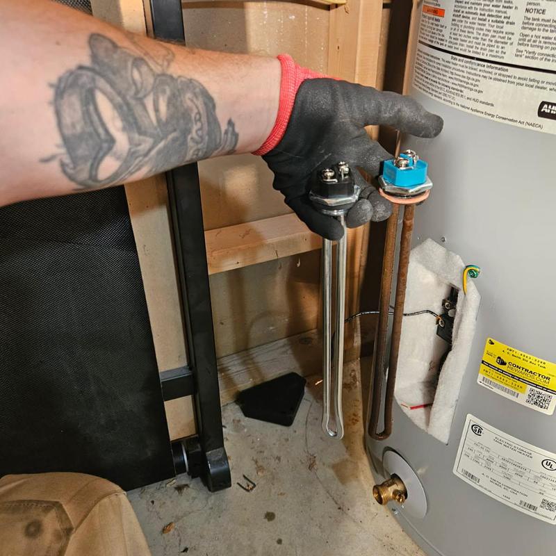 Water heater heating elements replacement with thermostats