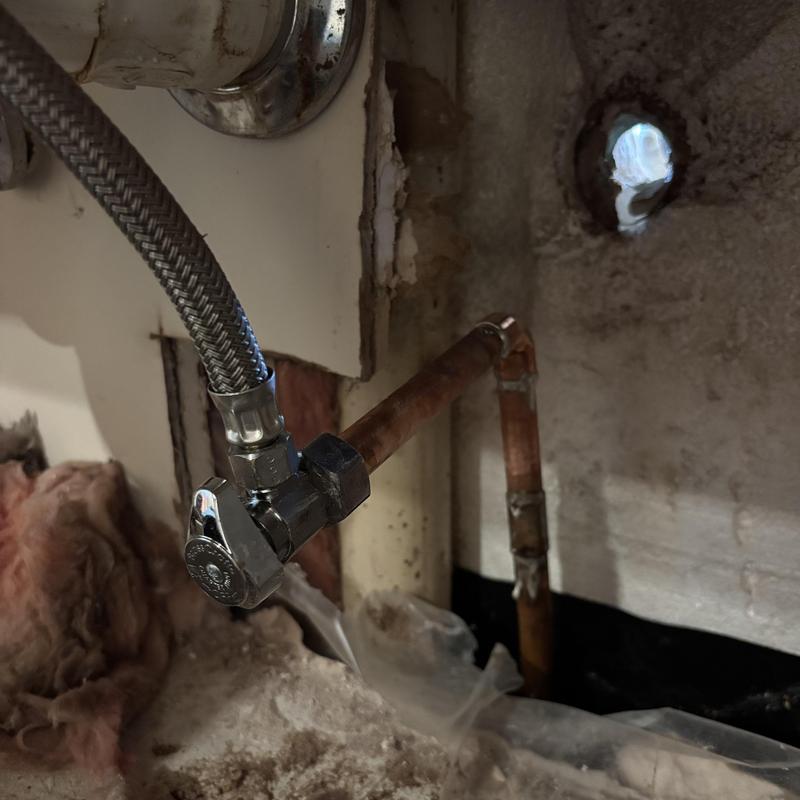 Angle stop shut off valve on copper pipe installation