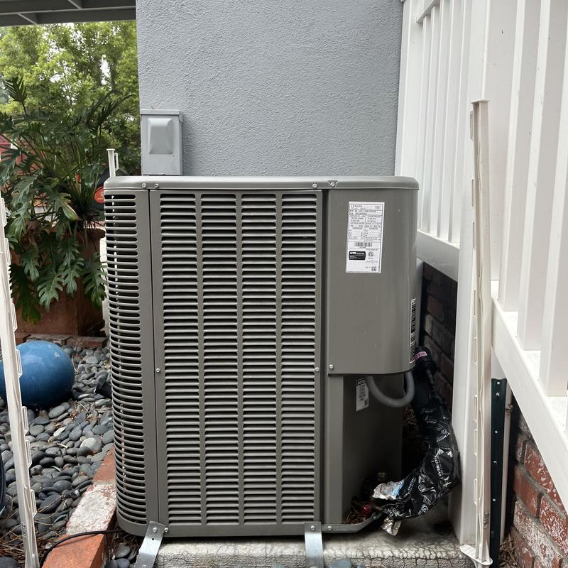 Air conditioner unit outdoor preventative maintenance in Burbank Air conditioner unit outdoor preventative maintenance in Burbank
