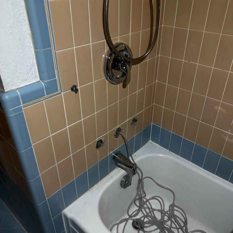 Shower and tub valve installation with pressure testing