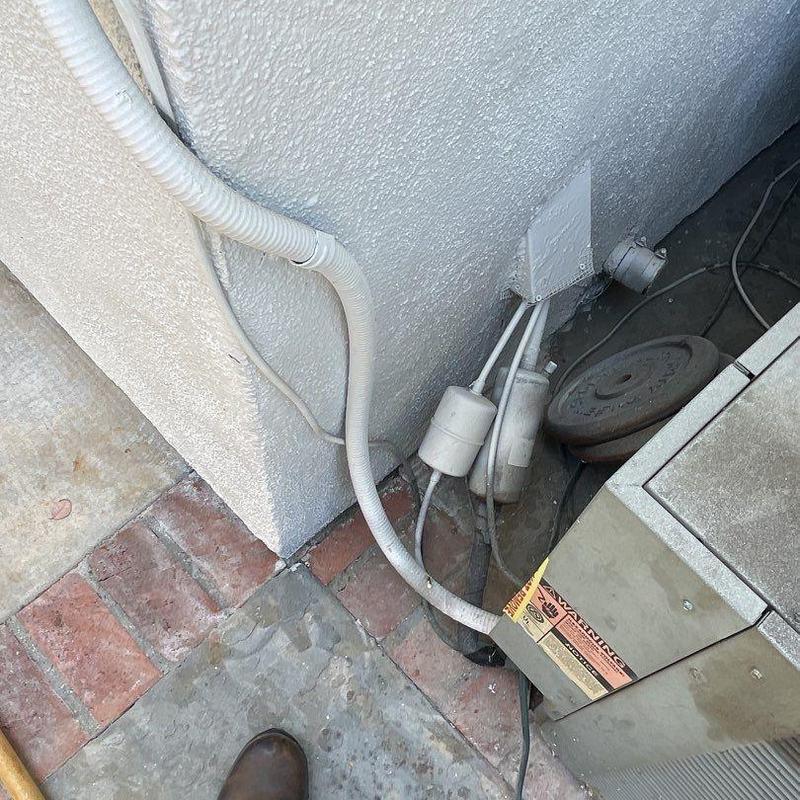 Outdoor HVAC refrigerant lines with insulation tubing Outdoor HVAC refrigerant lines with insulation tubing