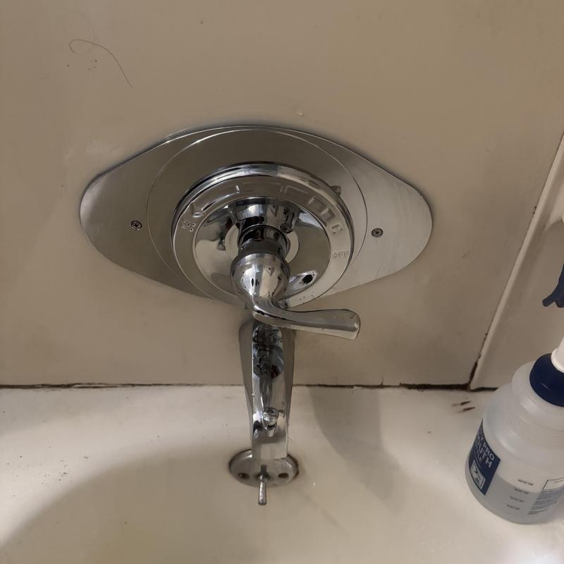 Bathtub shower faucet three-to-one handle conversion