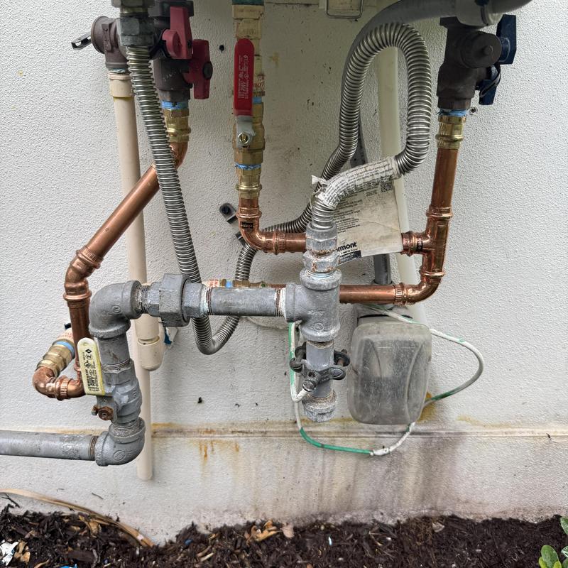 Tankless water heater copper and gas line piping