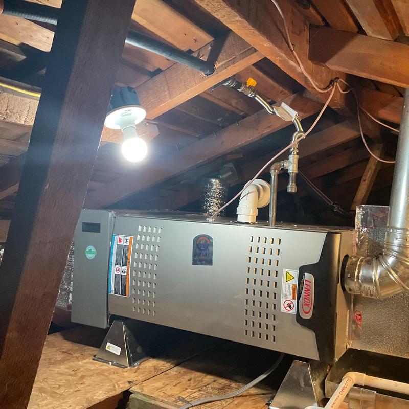 SL280UH Furnace installation with ductwork in attic SL280UH Furnace installation with ductwork in attic