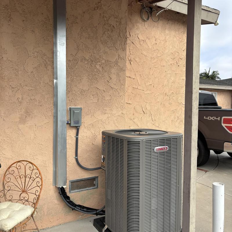 Lennox ML14KC1 condenser unit with electrical wiring