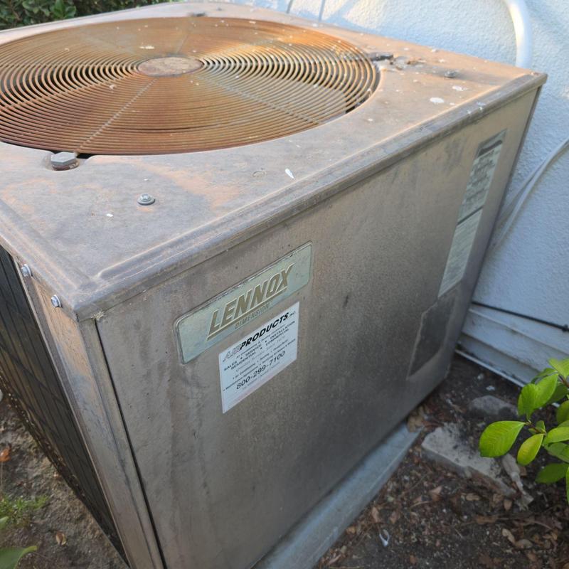 Lennox ML14KC1 condenser unit outdoors in Burbank
