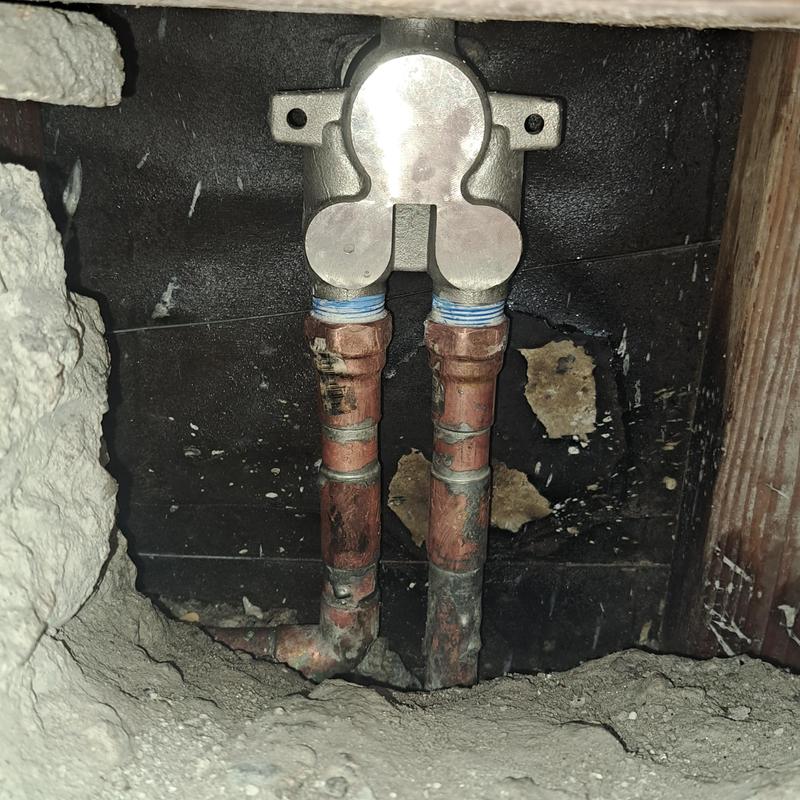 Washer supply valves with copper piping in wall cavity Washer supply valves with copper piping in wall cavity