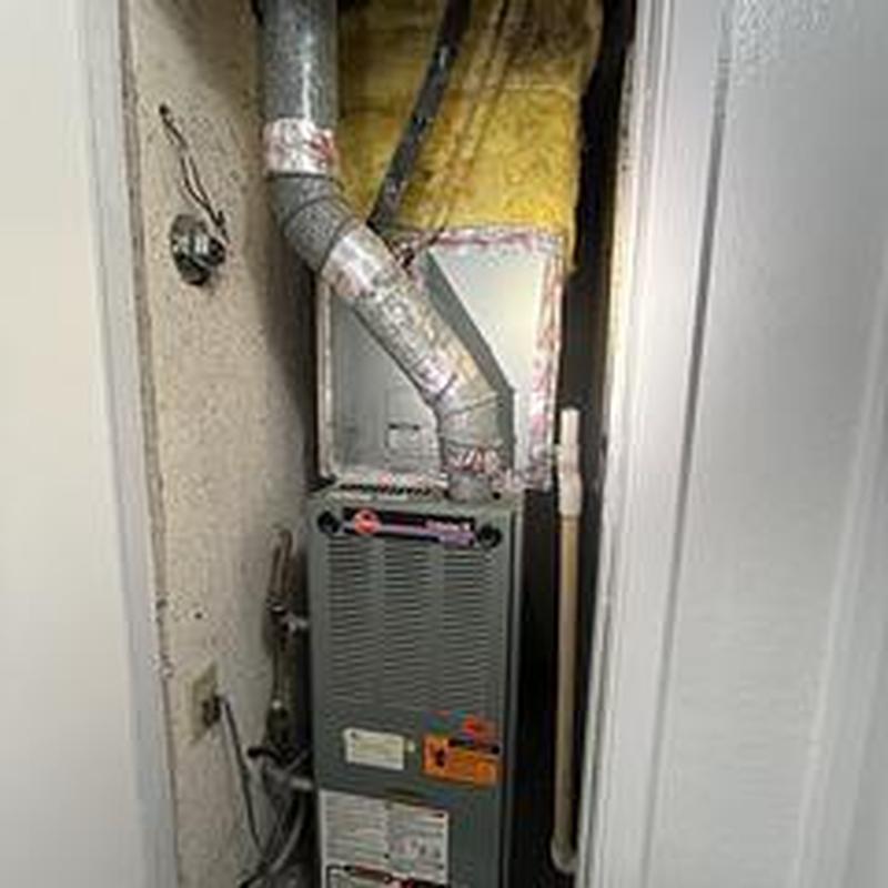 EL180UH Furnace with R8 Ducting in utility closet