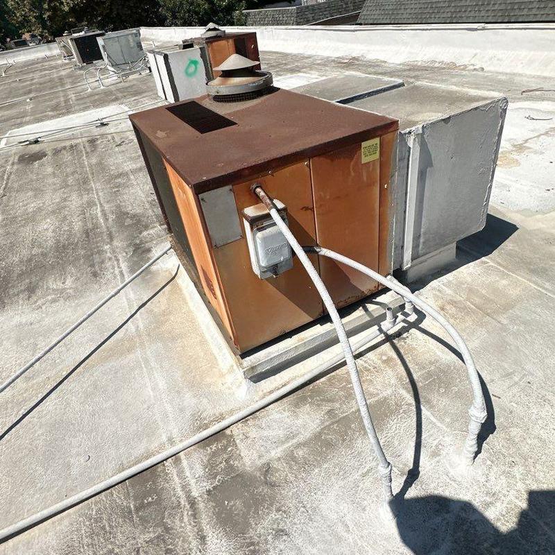 LRP13GN rooftop HVAC package unit on flat roof