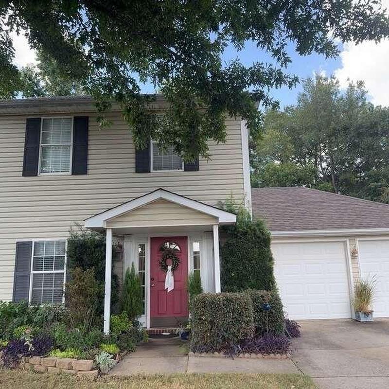 Owens Corning Oakridge Driftwood shingles on house roof Owens Corning Oakridge Driftwood shingles on house roof