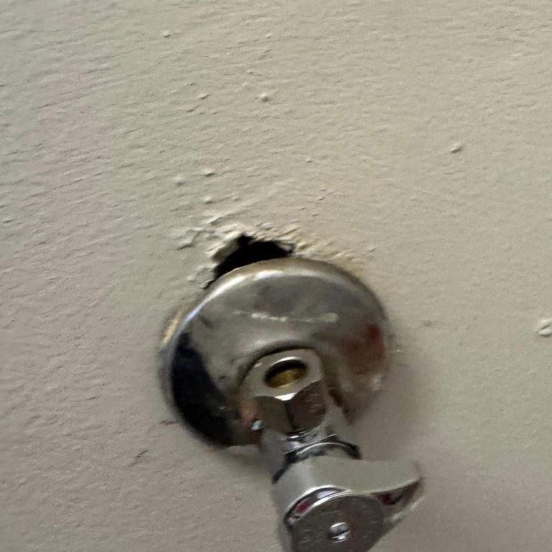 Washer box valve with surrounding drywall hole