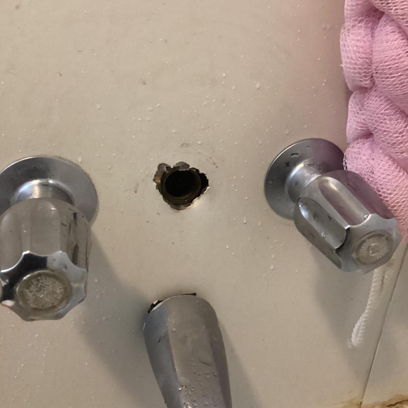 Tub and shower faucet with missing diverter handle