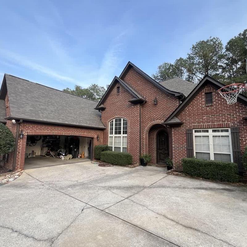 Owens Corning Oakridge roofing system in driftwood color Owens Corning Oakridge roofing system in driftwood color