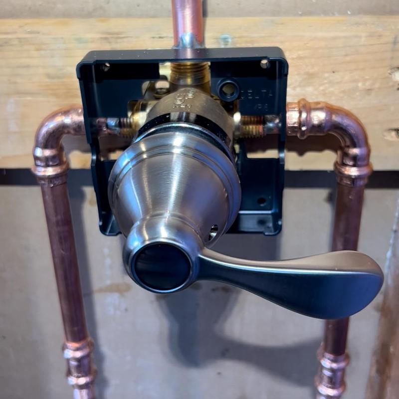 Shower valve with copper piping installation