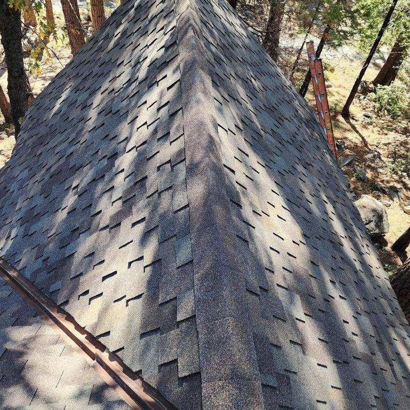 GAF Grand Sequoia Lifetime asphalt shingle roof ridge view