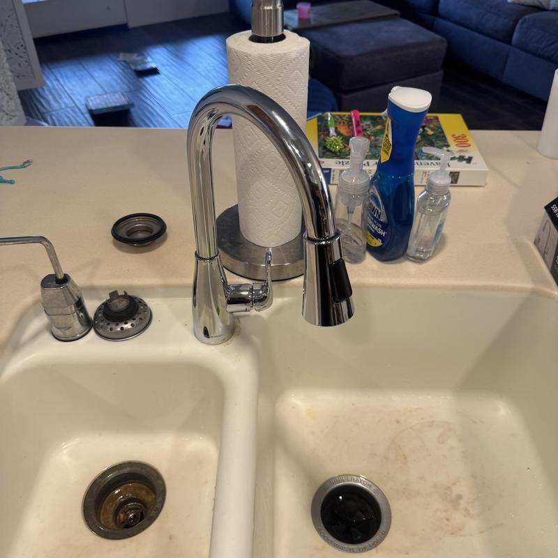 Glacier Bay kitchen faucet with new pull-down sprayer