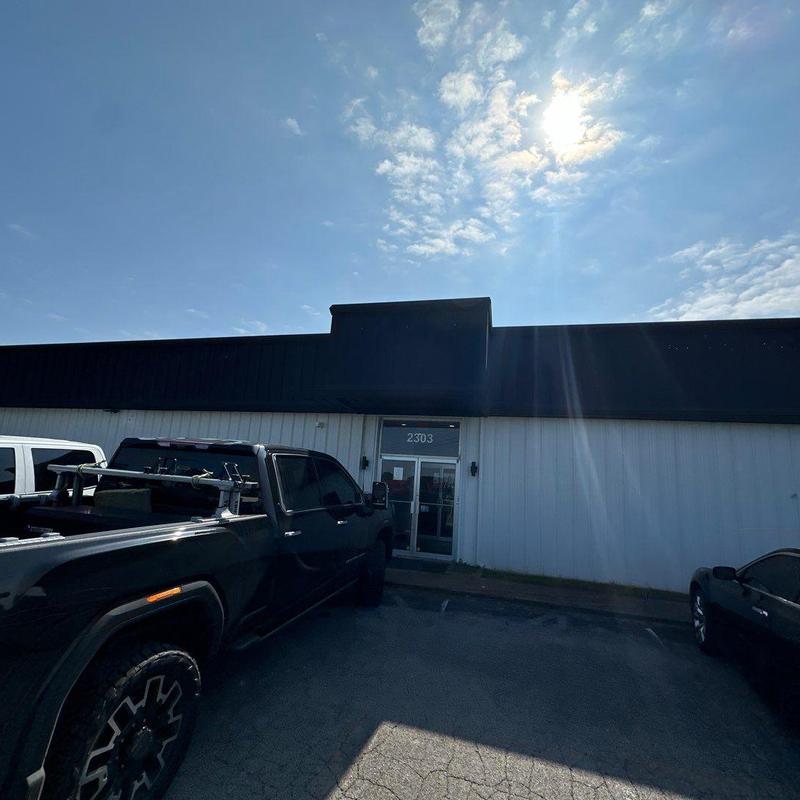 Commercial roof membrane with wear and seam exposure