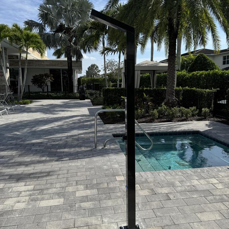 Outdoor freestanding shower and foot wash station