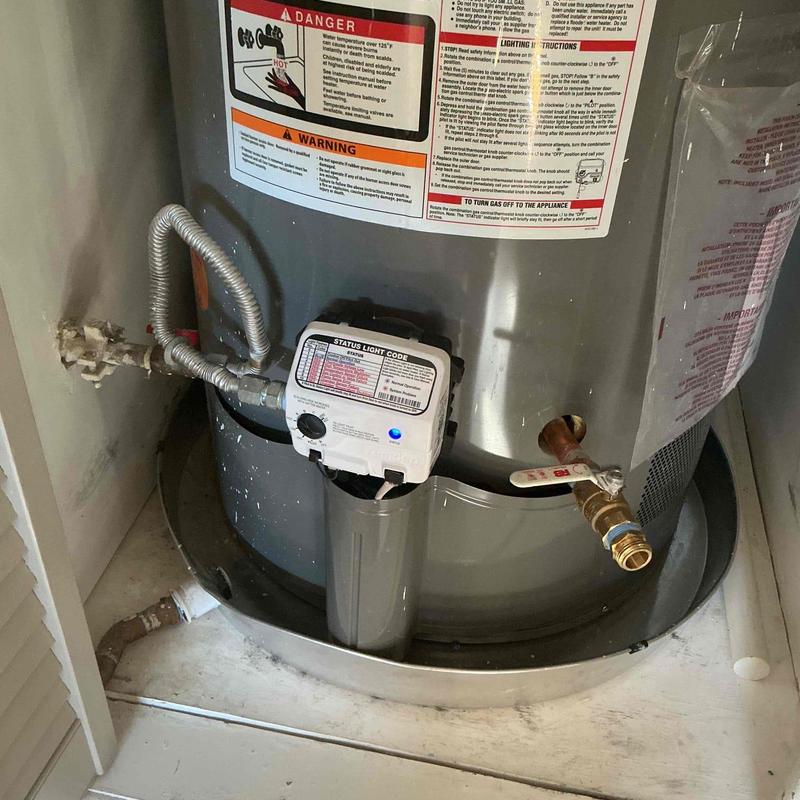 Rheem water heater with gas control valve installed