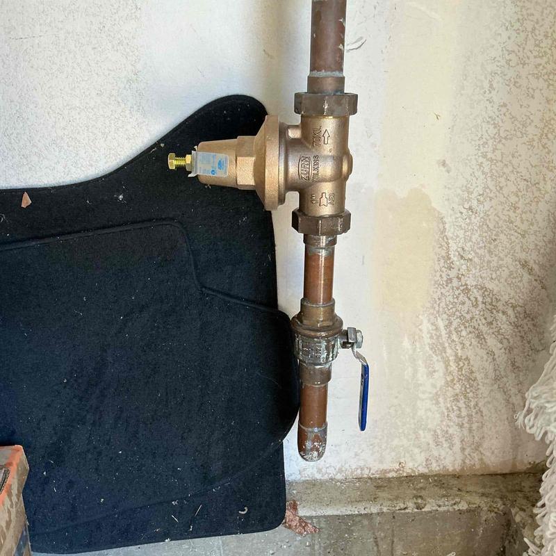 1-inch water pressure regulator with shutoff valve installation