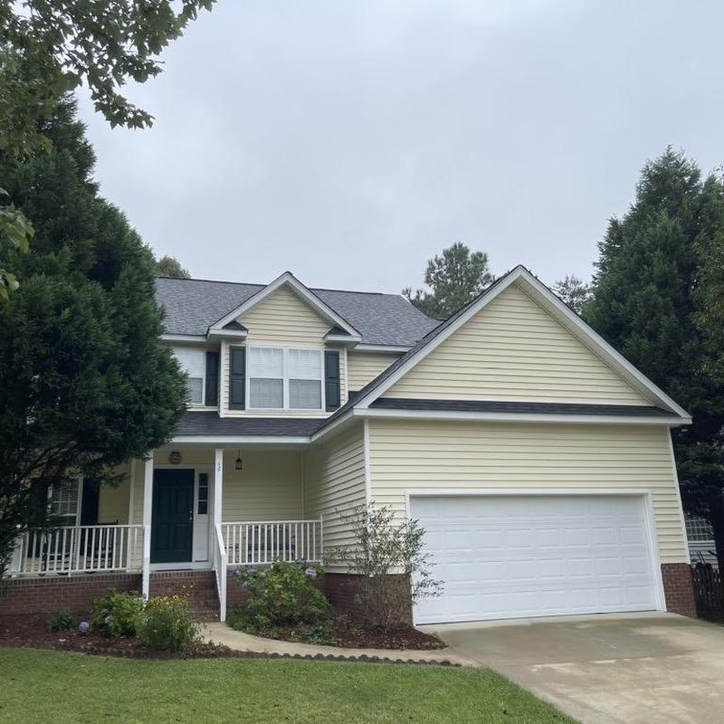 Owens Corning Estate Grey Oakridge roof system on house