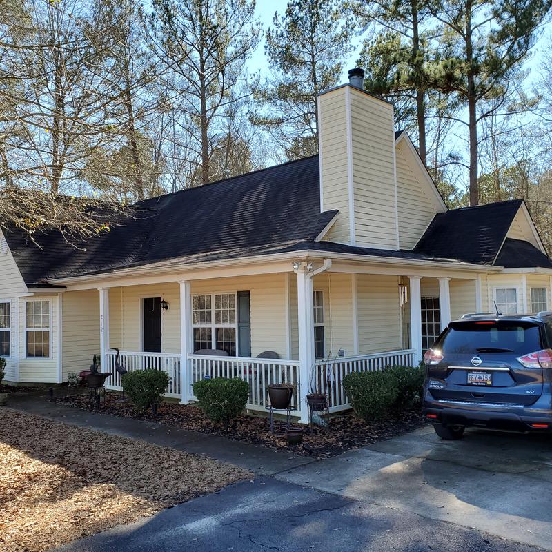 Asphalt shingle roof on residential home in Lexington SC