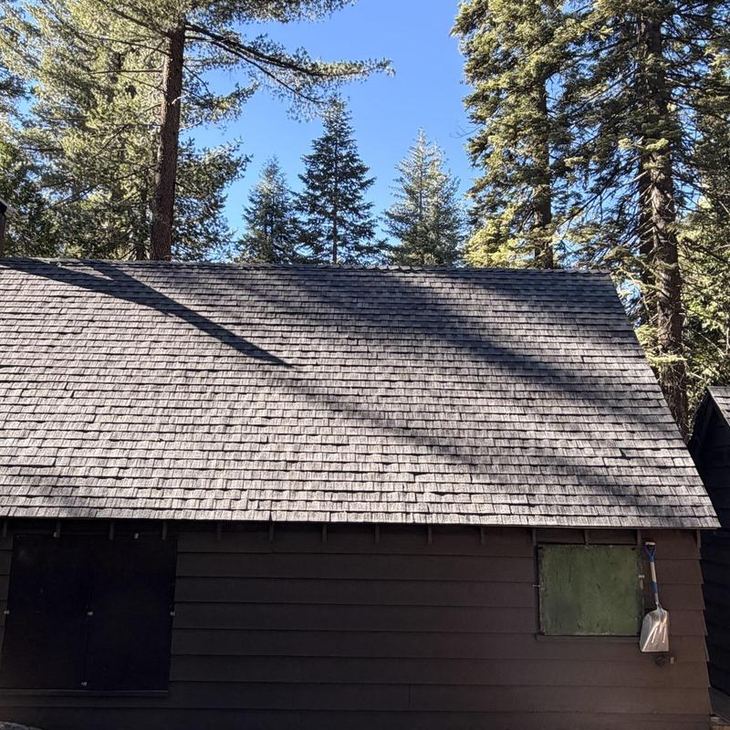 GAF Lifetime asphalt shingle roof on cabin