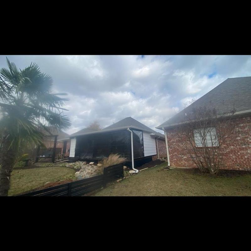 Architect shingles on residential roof in Florence, MS Architect shingles on residential roof in Florence, MS