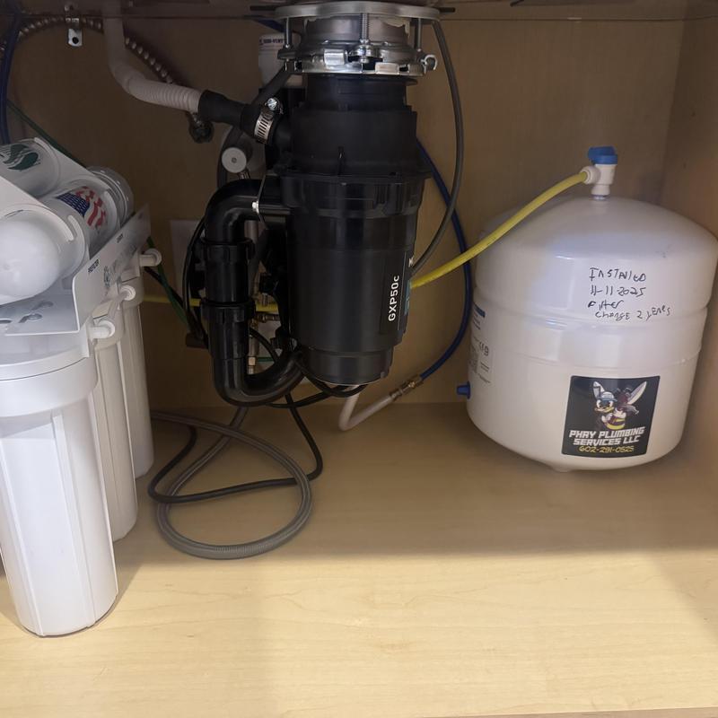 Reverse osmosis water filtration system under sink