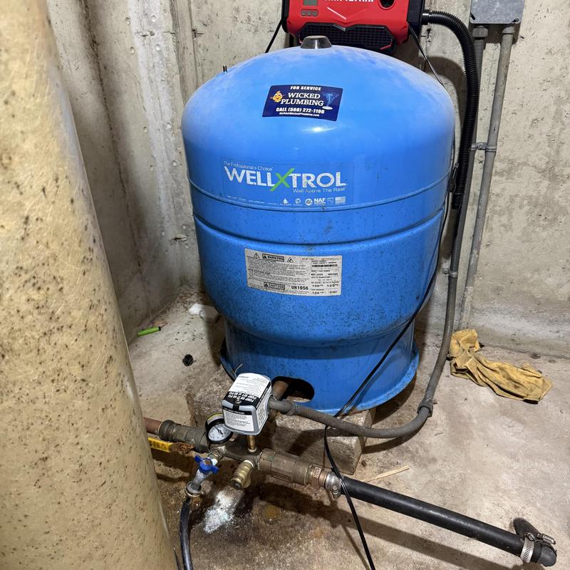 WellXtrol pressure tank and pump assembly installation