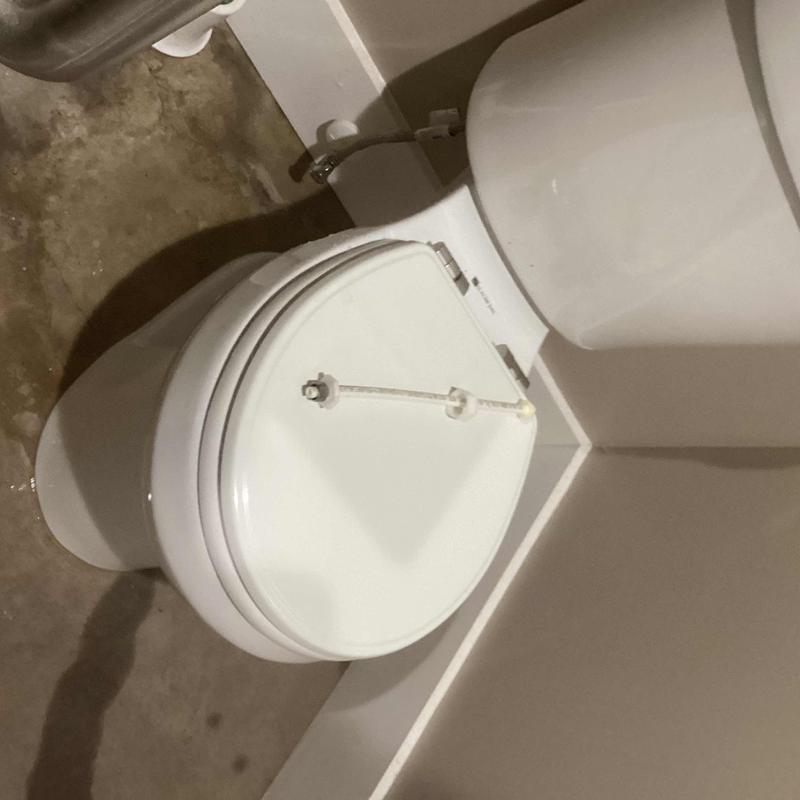 Toilet supply line replacement with closed valve