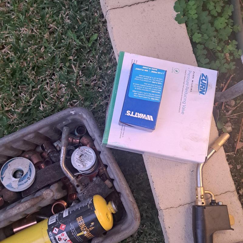 Pressure reducing valve with installation tools and parts Pressure reducing valve with installation tools and parts