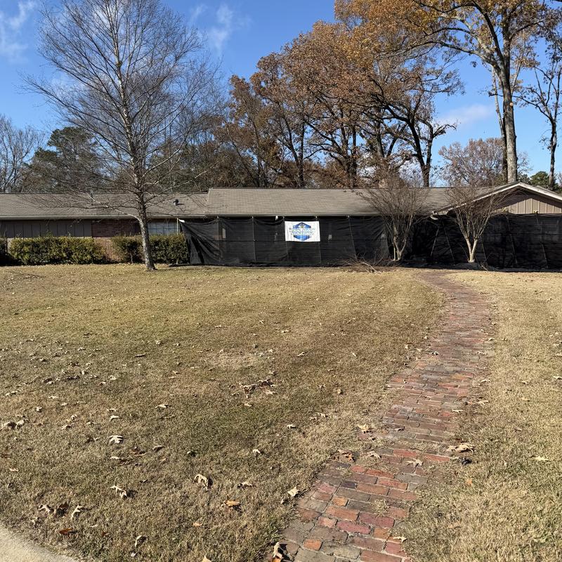 Roofing catch all system installation with safety netting Roofing catch all system installation with safety netting