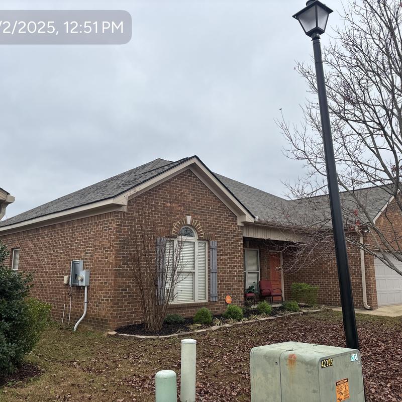 Owenes Corning Oakridge shingle roof in Driftwood color Owenes Corning Oakridge shingle roof in Driftwood color