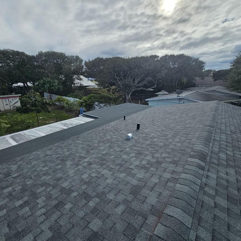 TAMKO Titan XT shingle roof in Shadow Gray installed