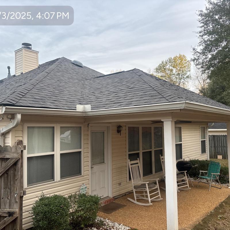 Owens Corning Oakridge shingle roof in Williamsburg Grey Owens Corning Oakridge shingle roof in Williamsburg Grey