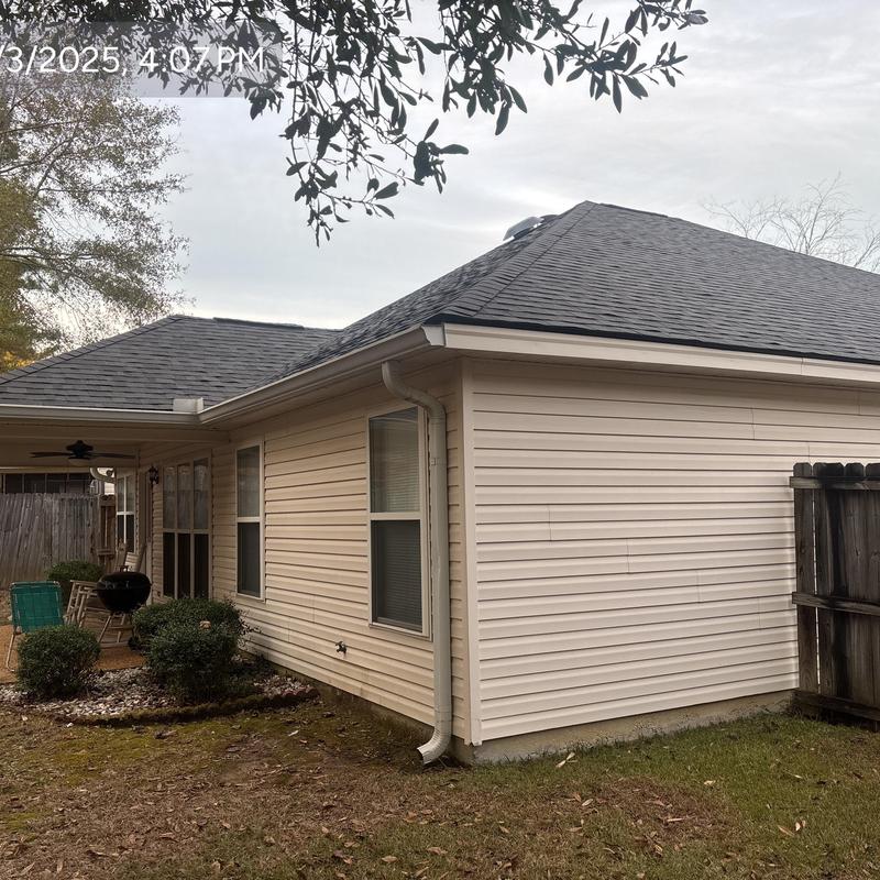 Owens Corning Oakridge shingle roof in Williamsburg Grey Owens Corning Oakridge shingle roof in Williamsburg Grey
