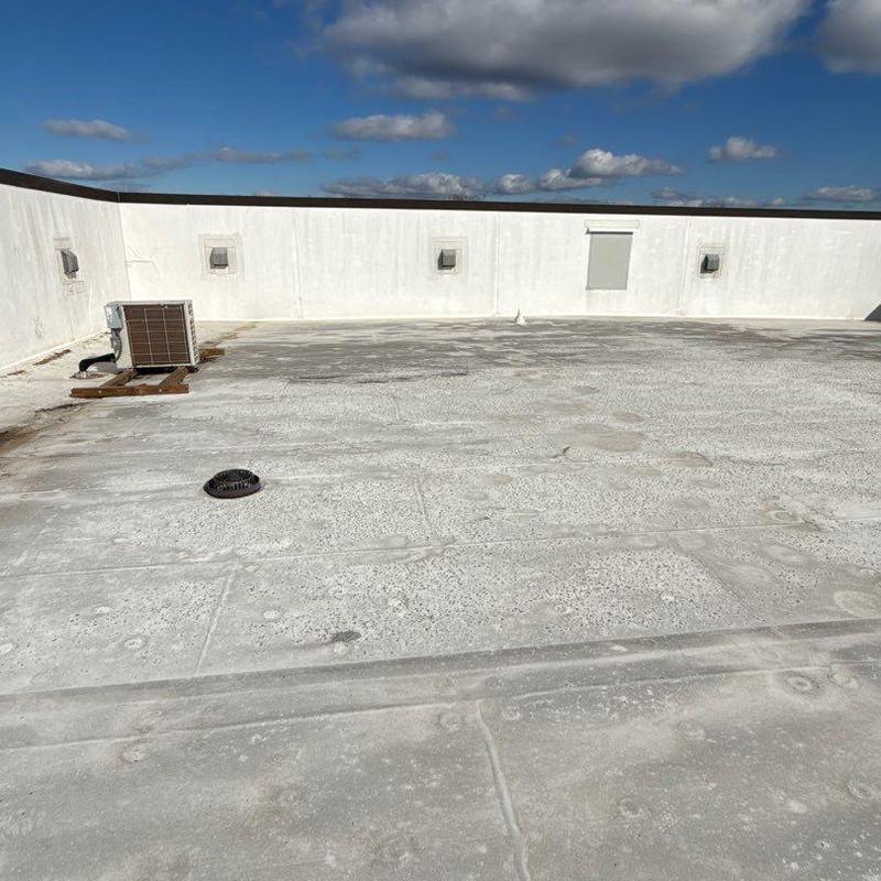 Flat roof membrane with hail impact damage inspection