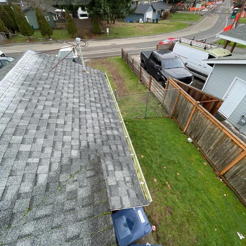 Roof gutters cleaned and cleared of debris in Renton, WA