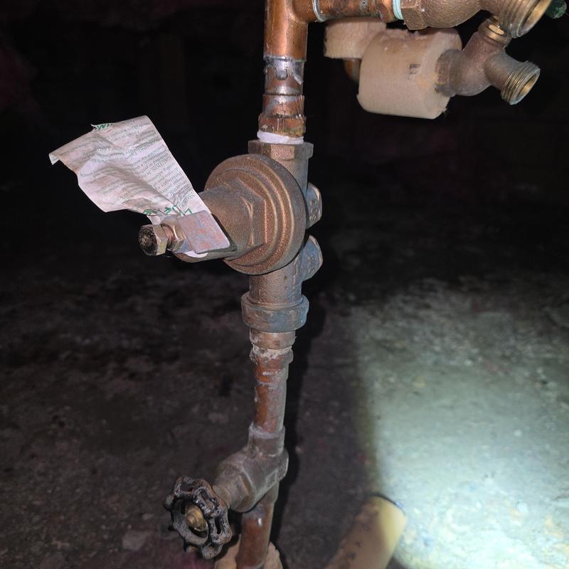 Pressure reducing valve with emergency shut-off installed