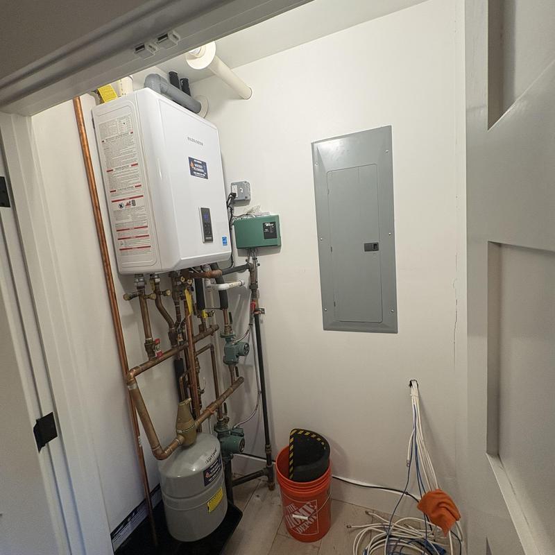 Navion boiler with expansion tank and piping system