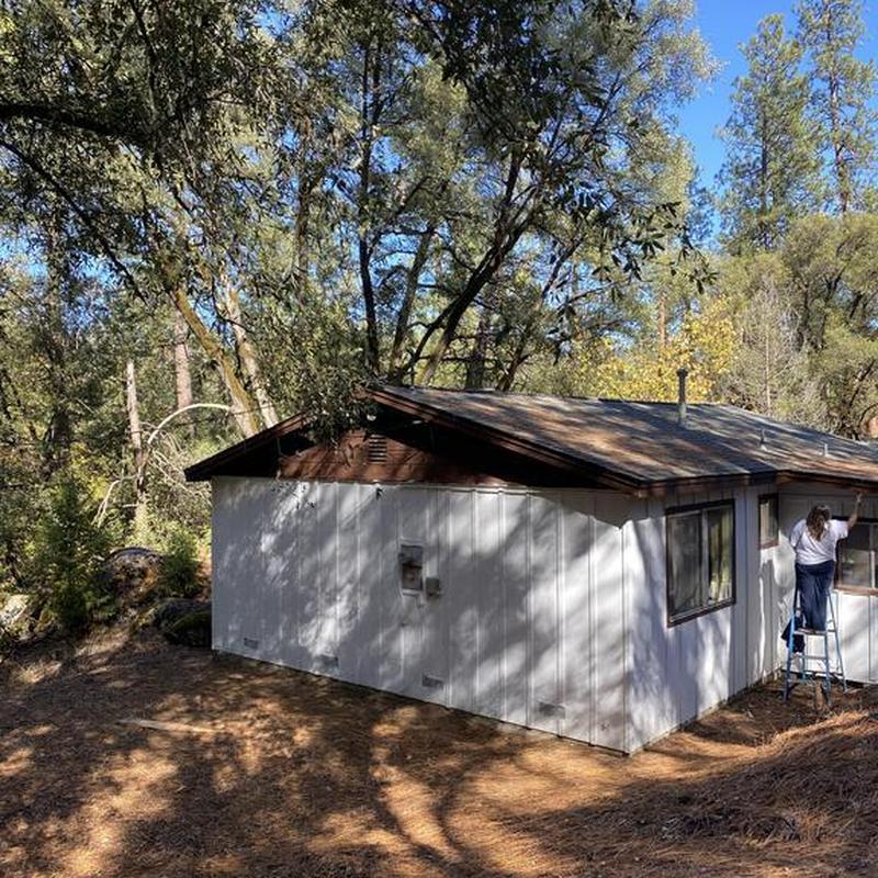 Steel seamless gutters installation with gutter guards Steel seamless gutters installation with gutter guards