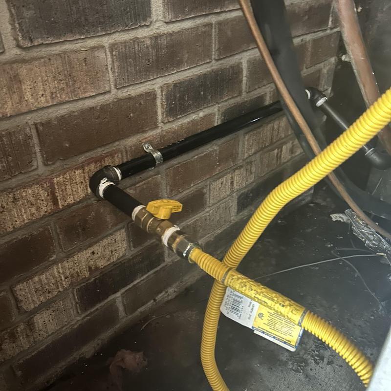 Gas line with shutoff valve and yellow flexible connector