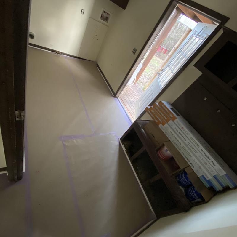 Floor covering installation for paint preparation Floor covering installation for paint preparation