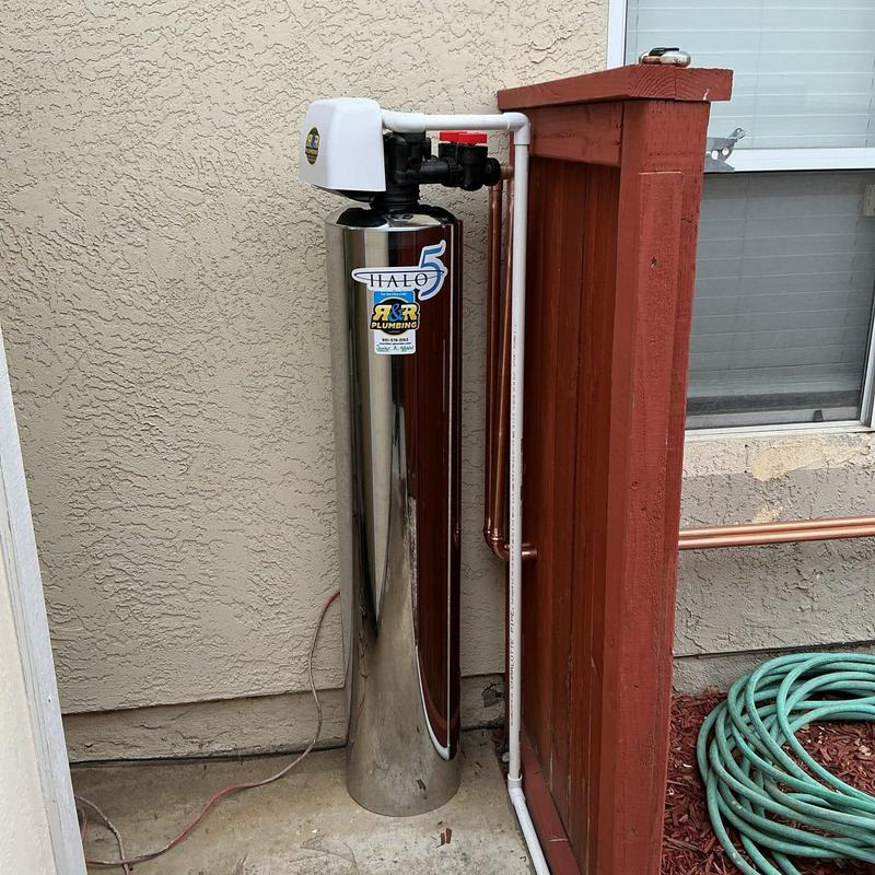 Halo water filter system with copper pipe installation